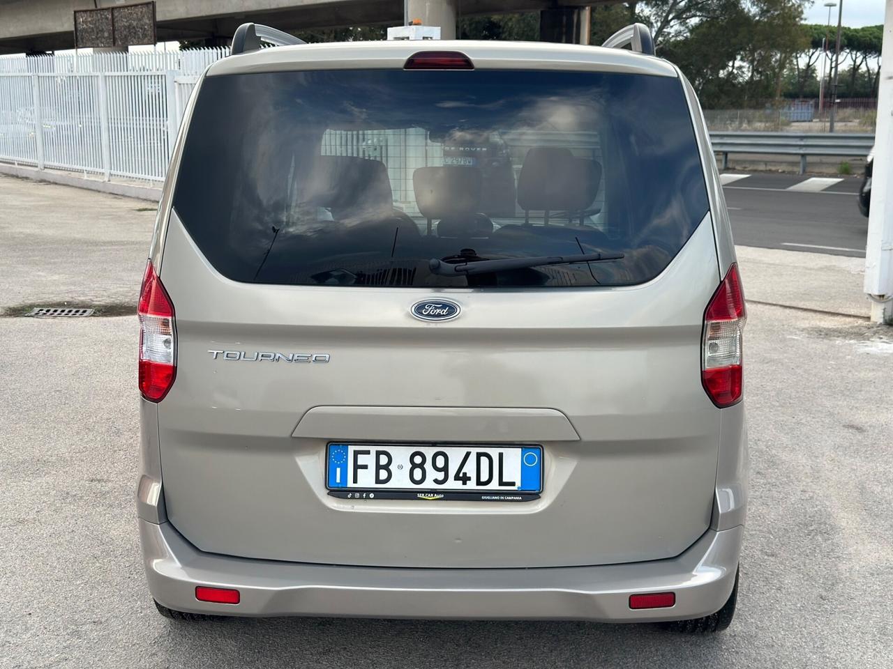 Ford Tourneo Courier 2015 1.6 TDCI 95 CV Titanium