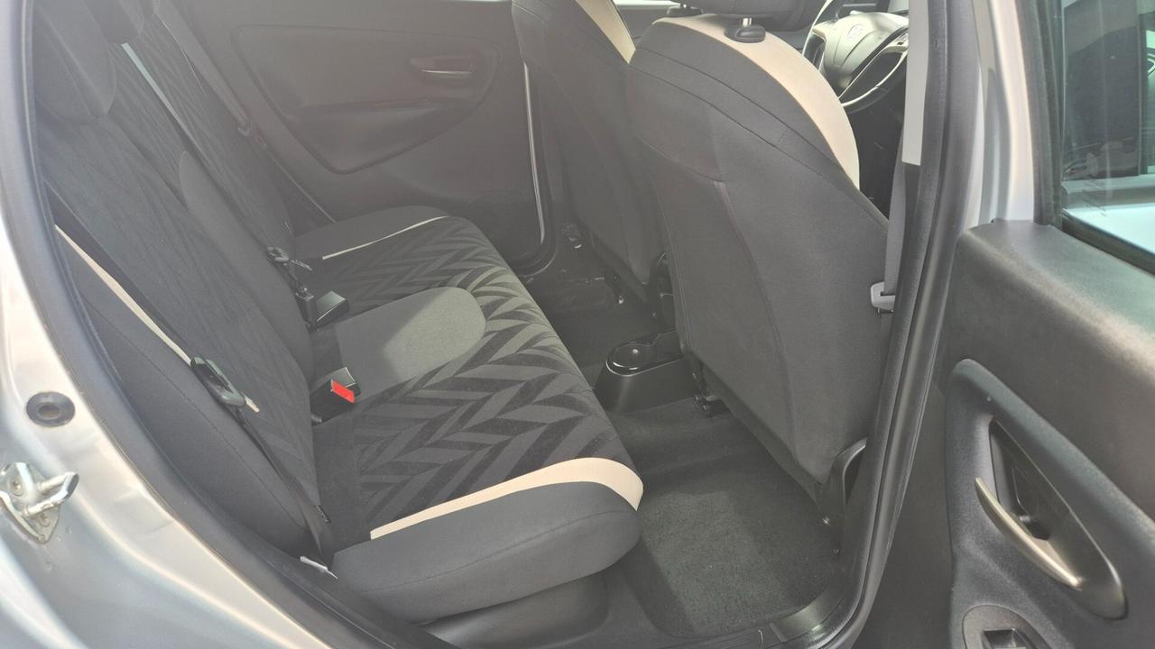 Lancia Ypsilon 1.2 69 CV 5 porte Gold