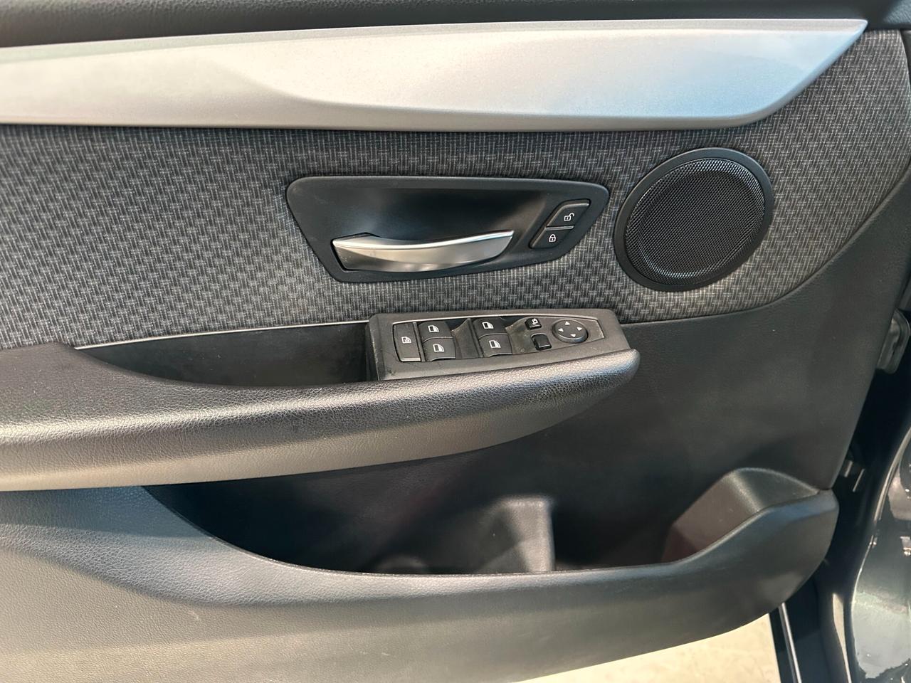 Bmw 216 216d Active Tourer Neo Patentati
