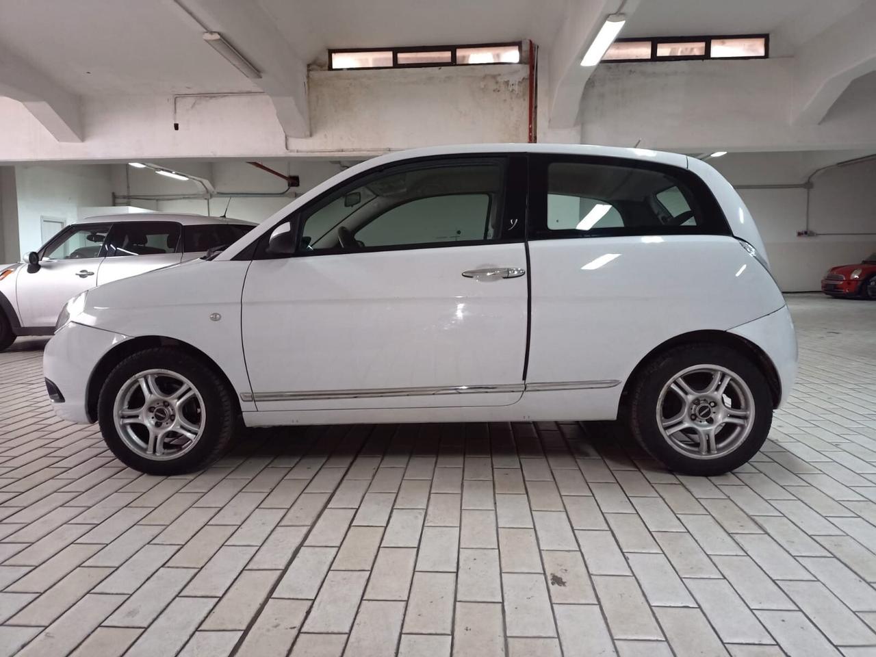 Lancia Ypsilon 1.2 Oro Plus