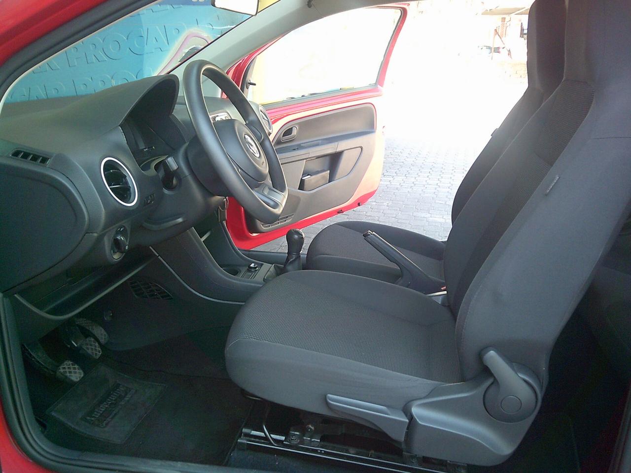 Volkswagen up! 1.0 3p. take