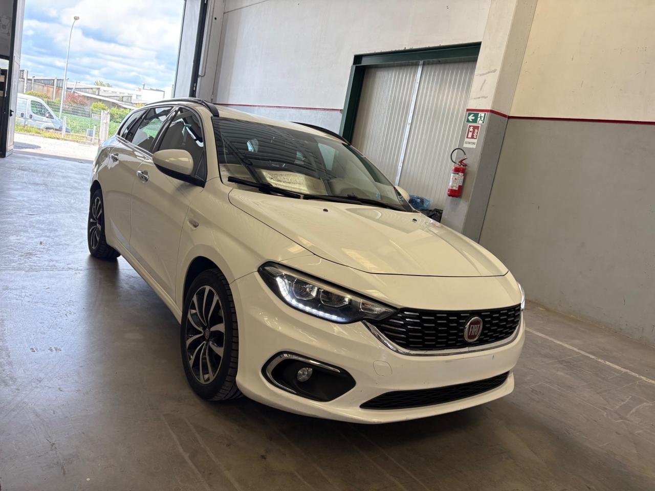 Fiat Tipo 1.6 Mjt S&S SW Lounge 2017