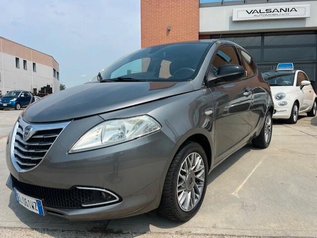 Lancia Ypsilon 1.2 69 CV 5 porte S&S Platinum