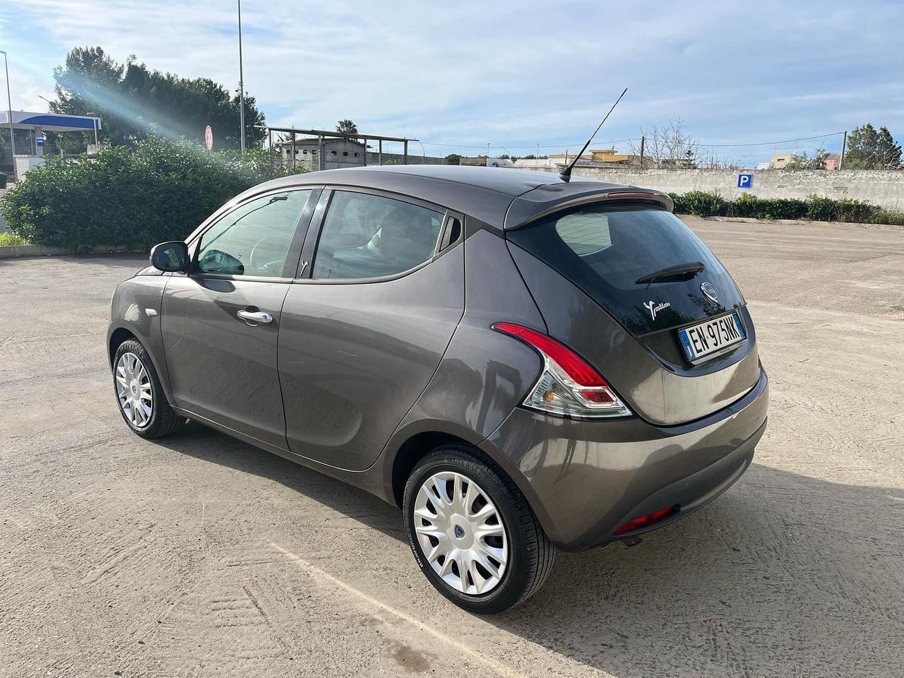Lancia Ypsilon 1.3 MJT 16V 95 CV 5 porte S&S Silver