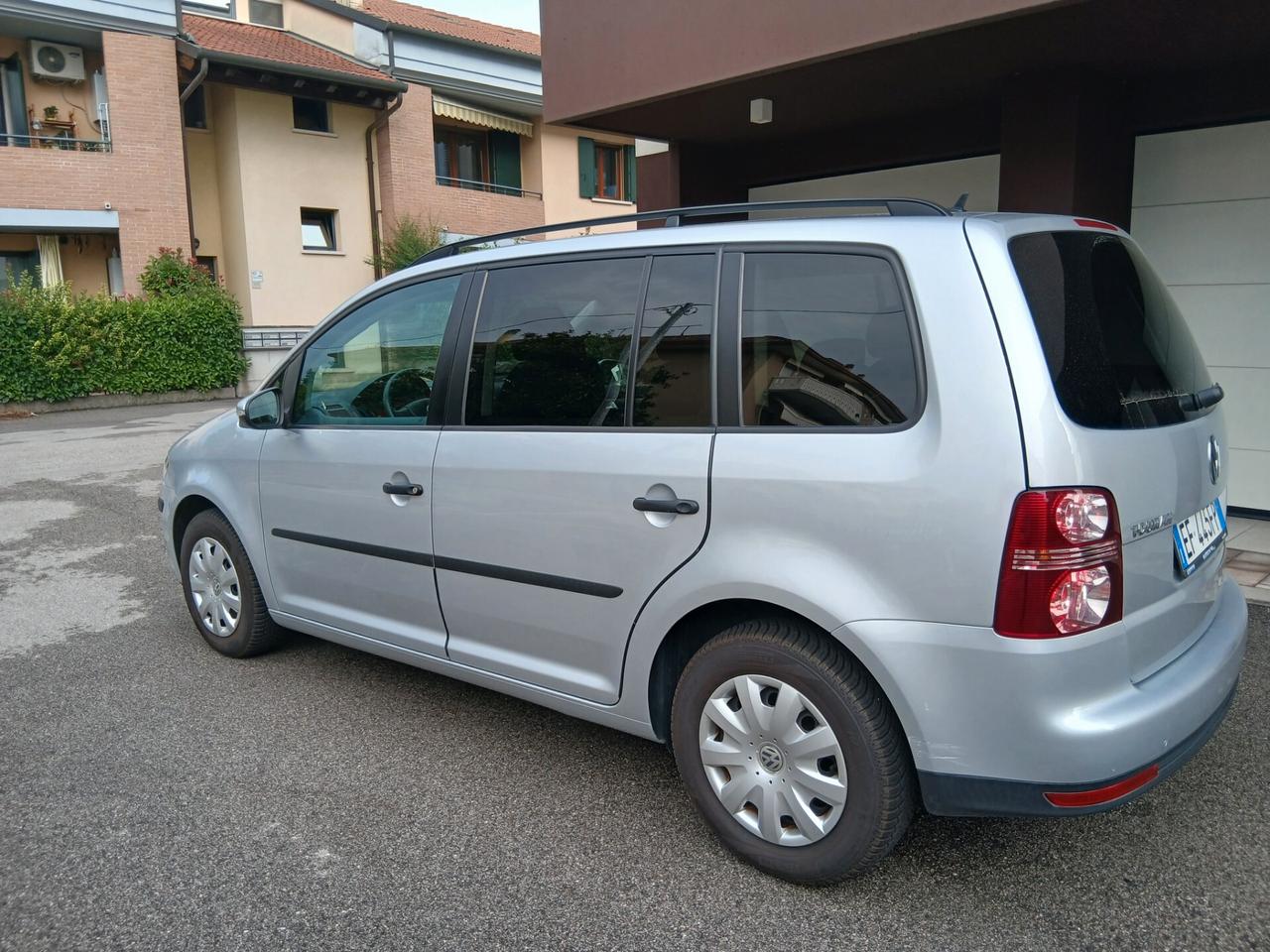 Volkswagen Touran 1.6 Trendline 7 posti unico proprietario