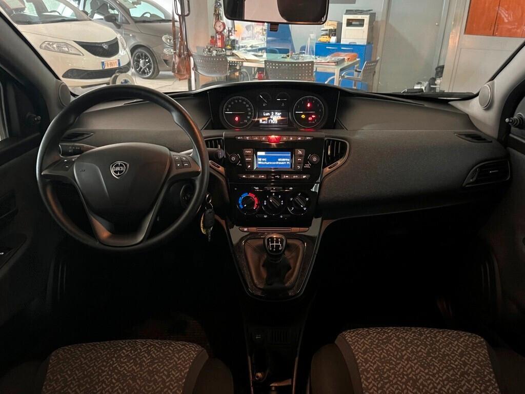 Lancia Ypsilon 1.2 69cv 5p Gpl Ecochic Adatta a Neopatentati