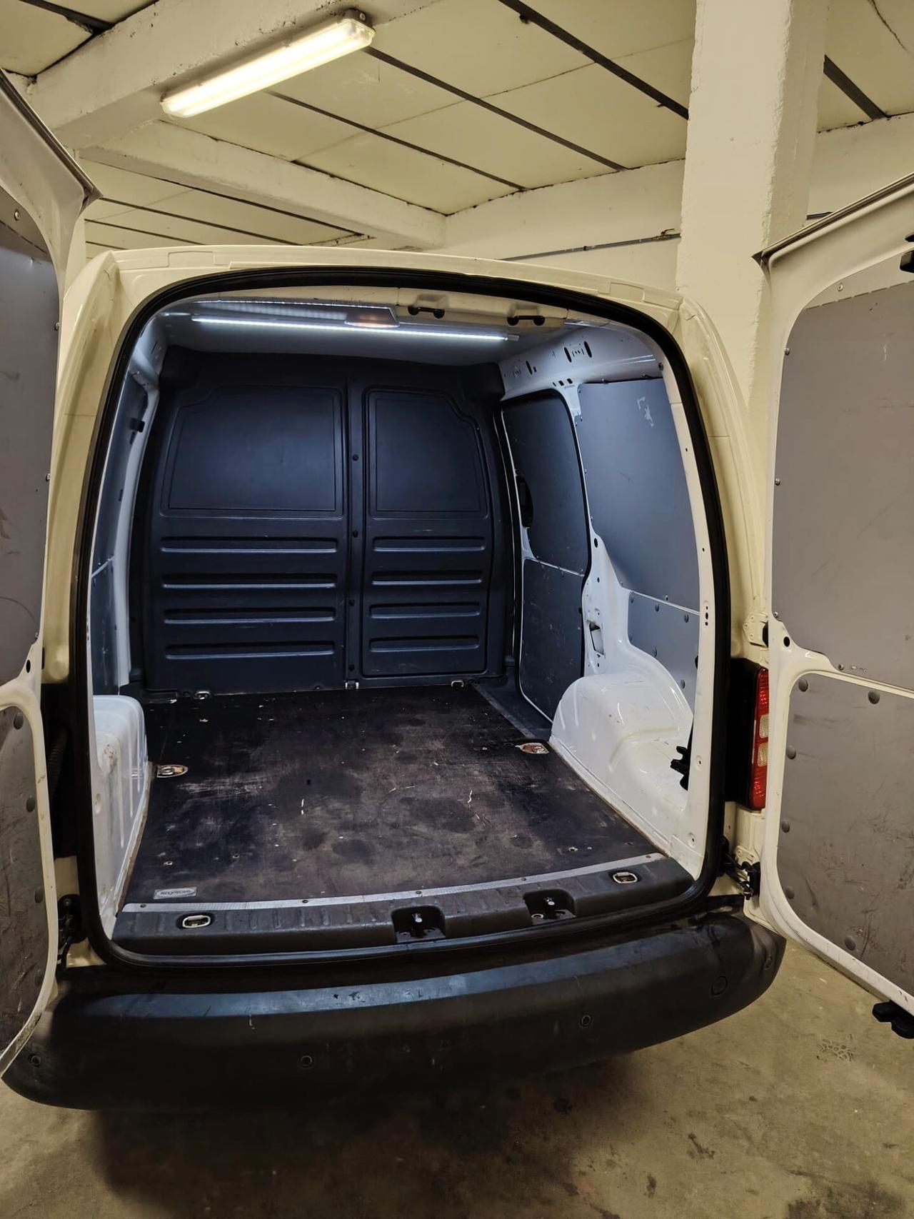 Volkswagen Caddy 1.6 diesel anno 2015