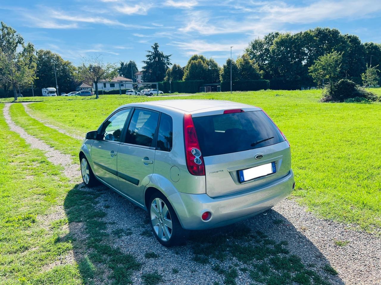 Ford Fiesta 1.2 16V 5p. Ghia