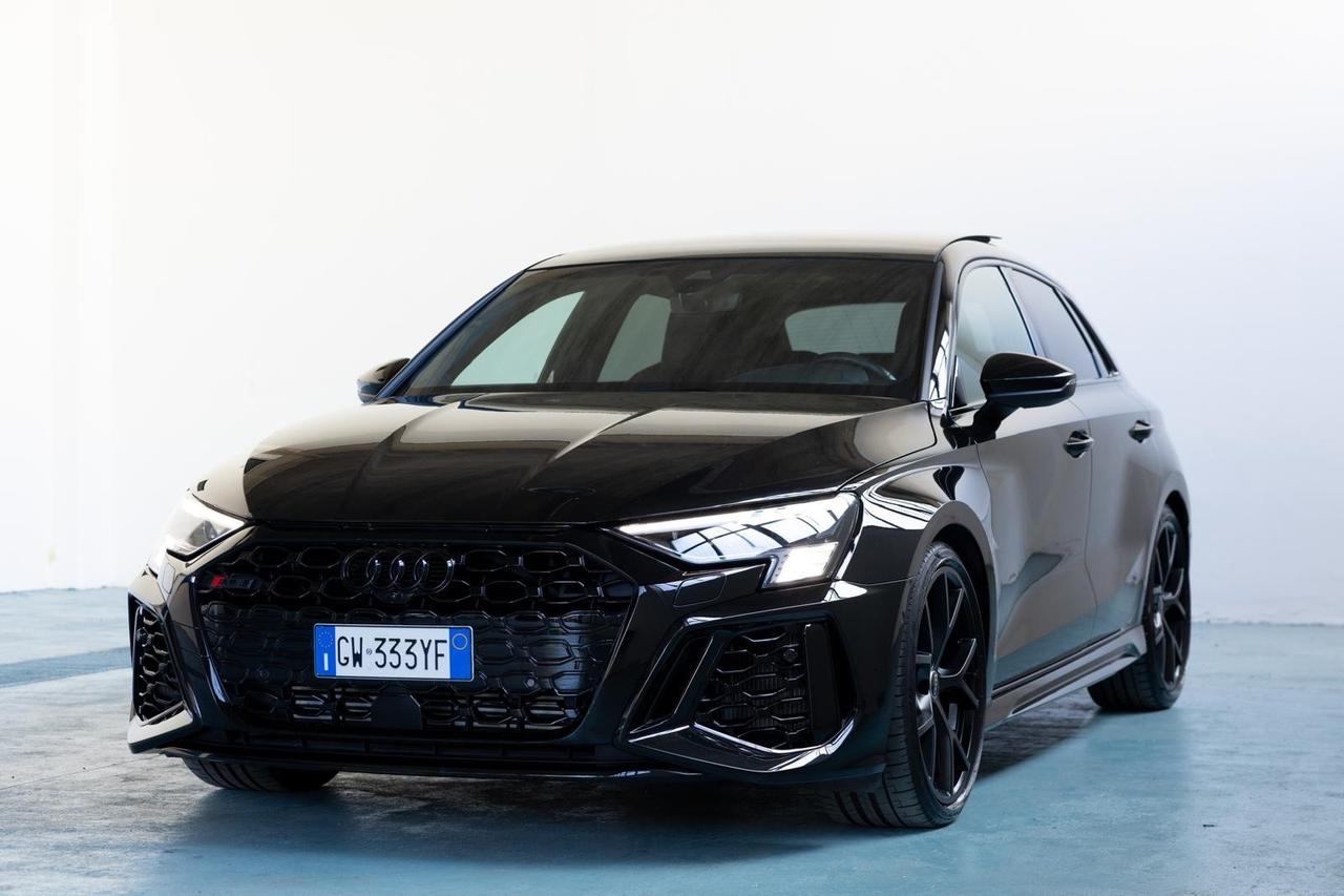 Audi RS3 Sportback 2.5 tfsi quattro s-tronic 400cv black edition