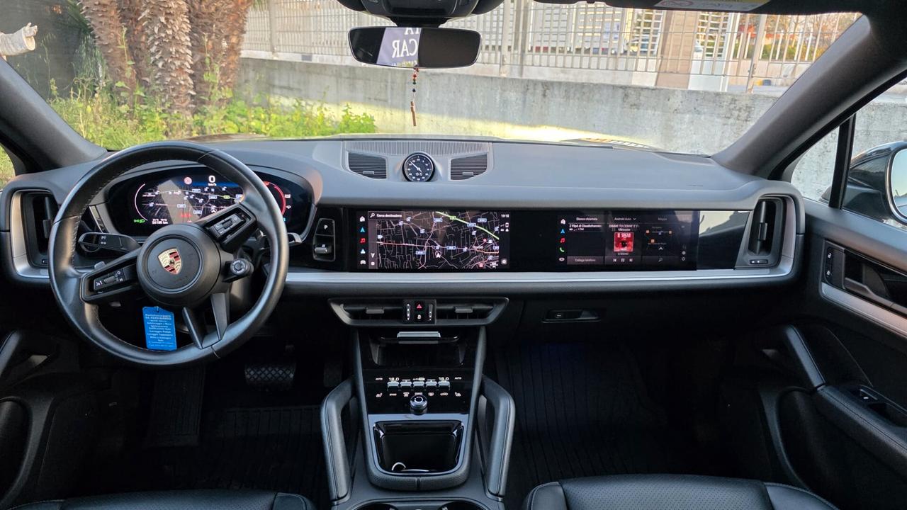 Porsche Cayenne Coupé 3 schermi Full