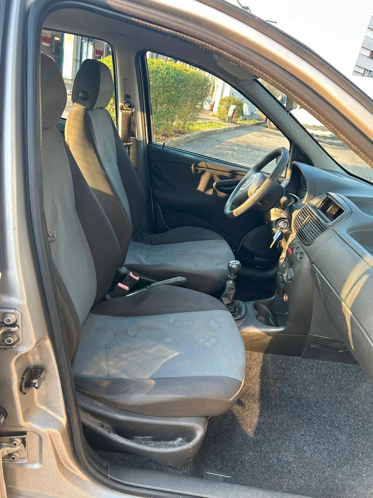 Fiat Punto 1.2 cc benzina 148.000 km unico proprietario perfetta