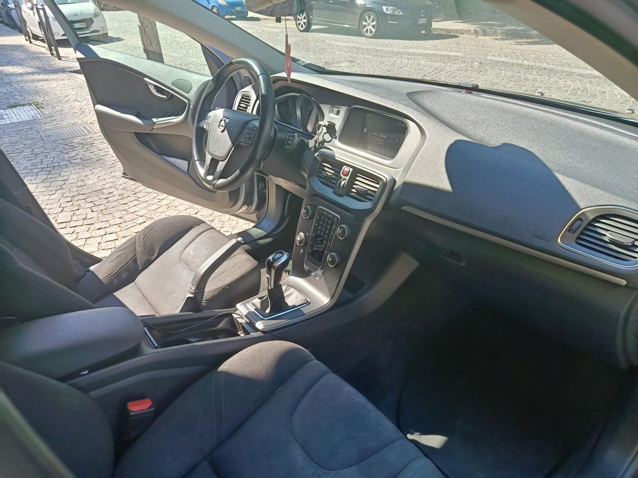 Volvo V40 Business 2.0 D2 #10316