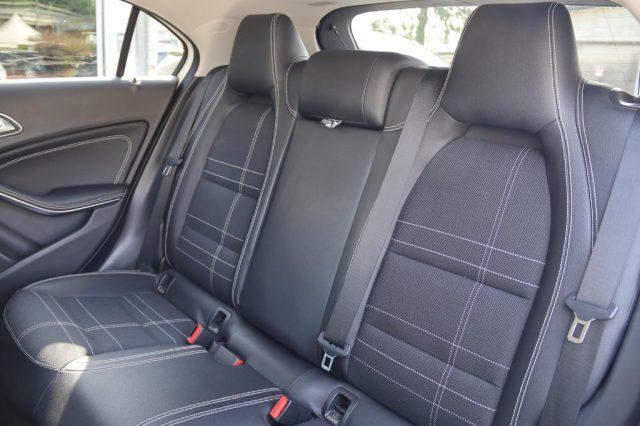MERCEDES-BENZ A 180 Premium