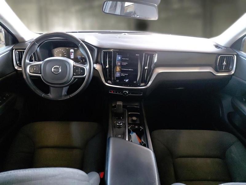VOLVO V60 B4 D AUTOM. MOMENTUM BUSINESS STATION WAGON