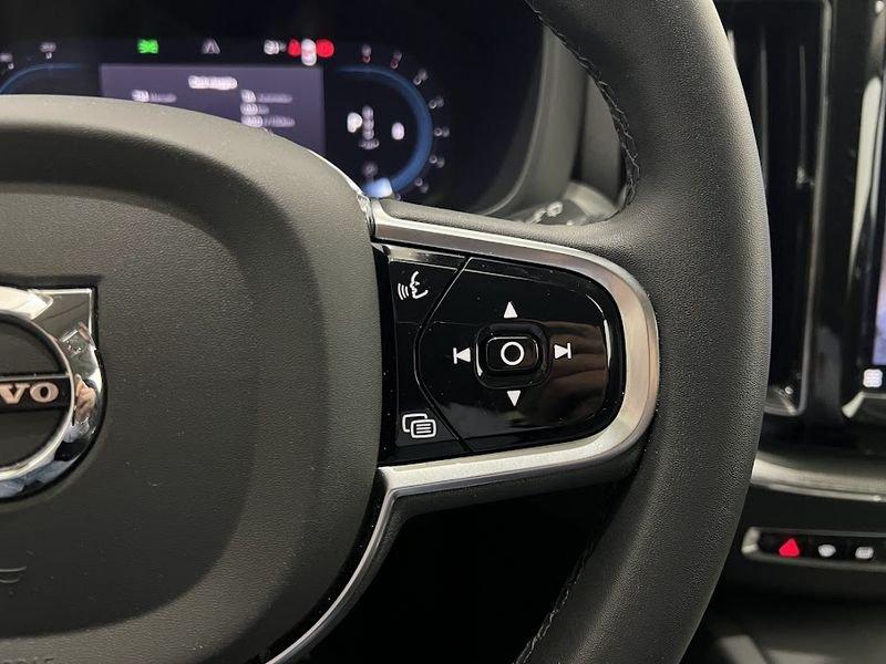 Volvo XC60 XC60 B5 AWD automatico Plus Dark