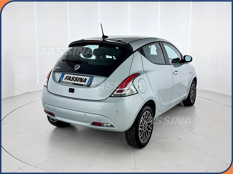 Lancia Ypsilon Ypsilon 1.0 FireFly 5 porte S&S Hybrid Platino