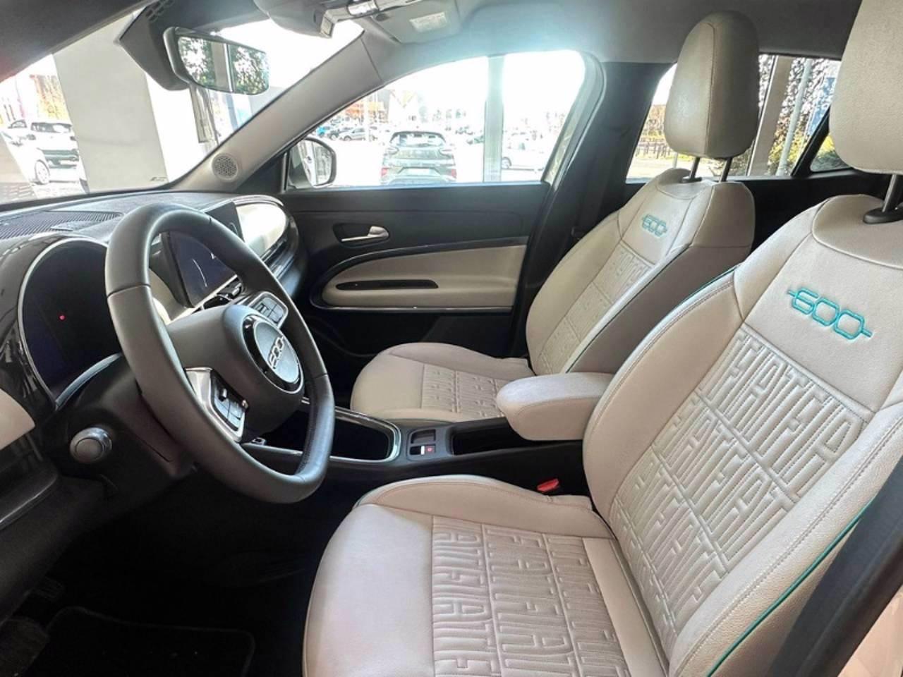 FIAT 600 IV 2023 - 600 1.2 hybrid La Prima 110cv auto