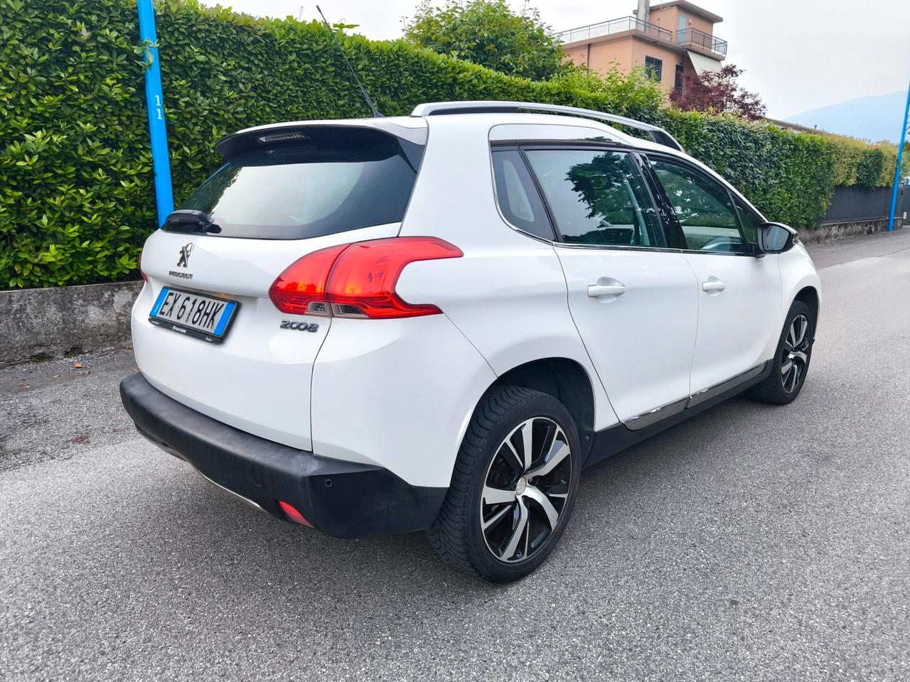 PEUGEOT 2008 1,6 BENZINA VTI-ALLURE