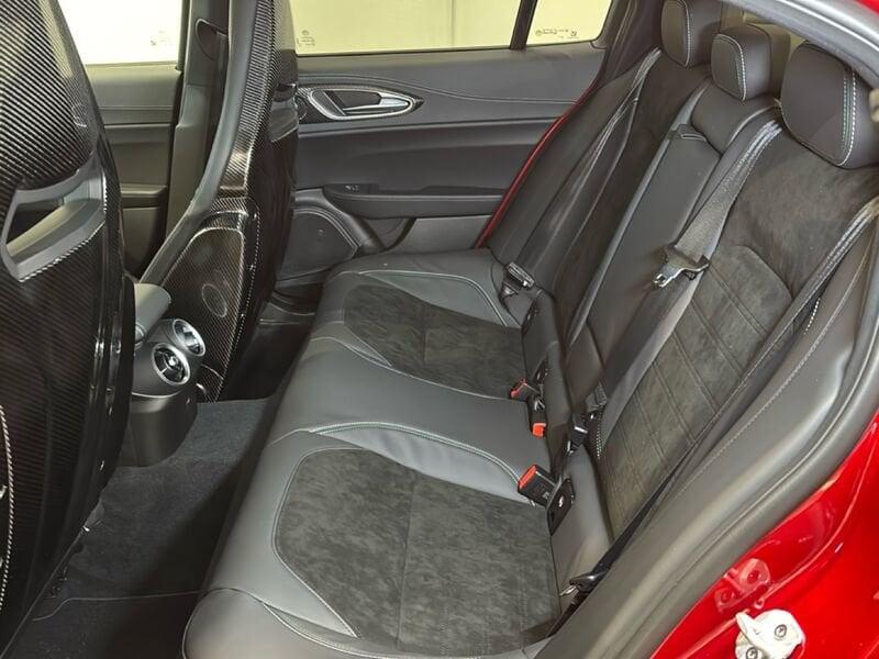 Alfa Romeo Giulia Giulia 2.9 V6 Bi-Turbo AT8 Quadrifoglio