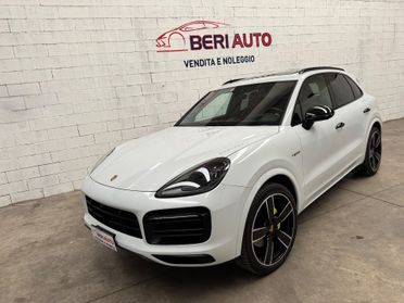 Porsche Cayenne 3.0 V6 E-Hybrid Platinum Edition
