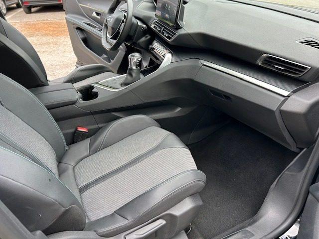 PEUGEOT 3008 PureTech Turbo 130 S&S Allure Pack