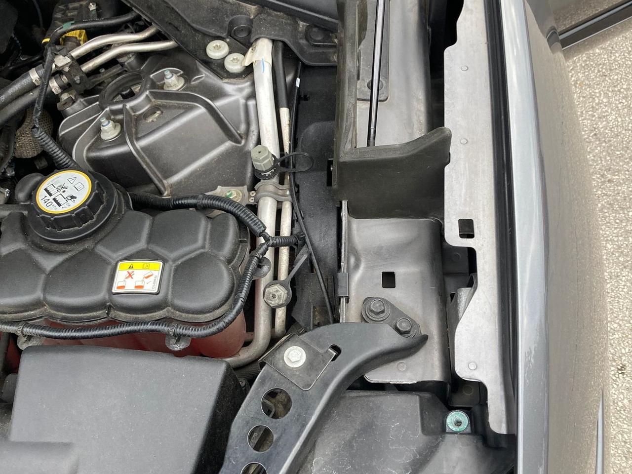 Jaguar F-Pace 2.0 20d Turbo R- #8436