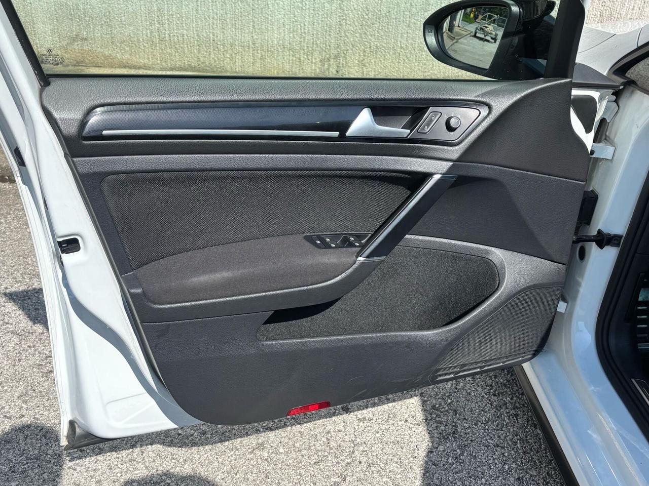 Volkswagen Golf GTD 2.0 TDI DSG 5p. Business BlueMotion Technology