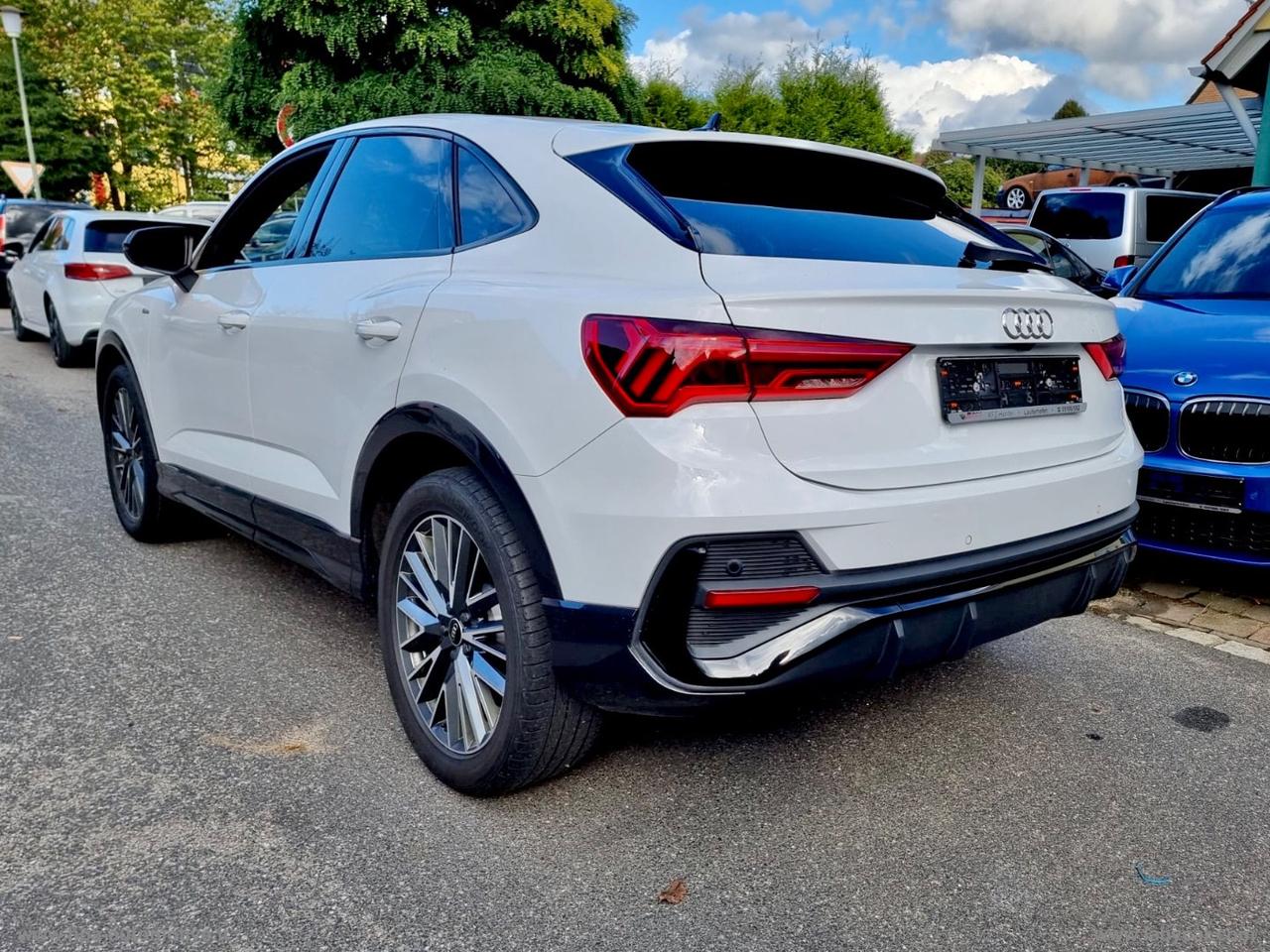 AUDI Q3 SPORTBACK 2.0TDI S-tronic S-line LED NAVI CERCHI 19 GANCIO TRAINO