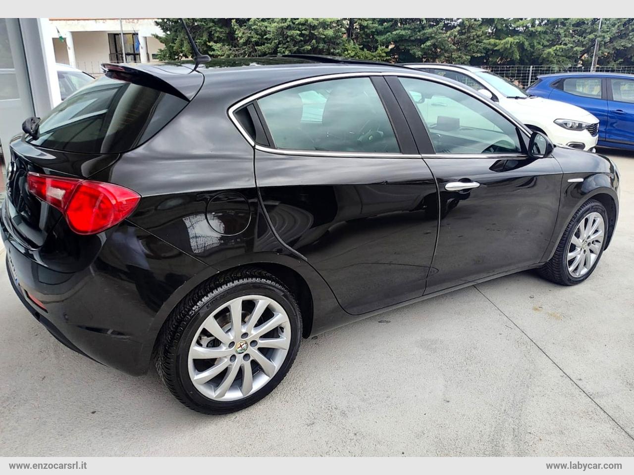 ALFA ROMEO Giulietta 1.6 JTDm-2 105 CV Distinctive TETTO APRIBILE
