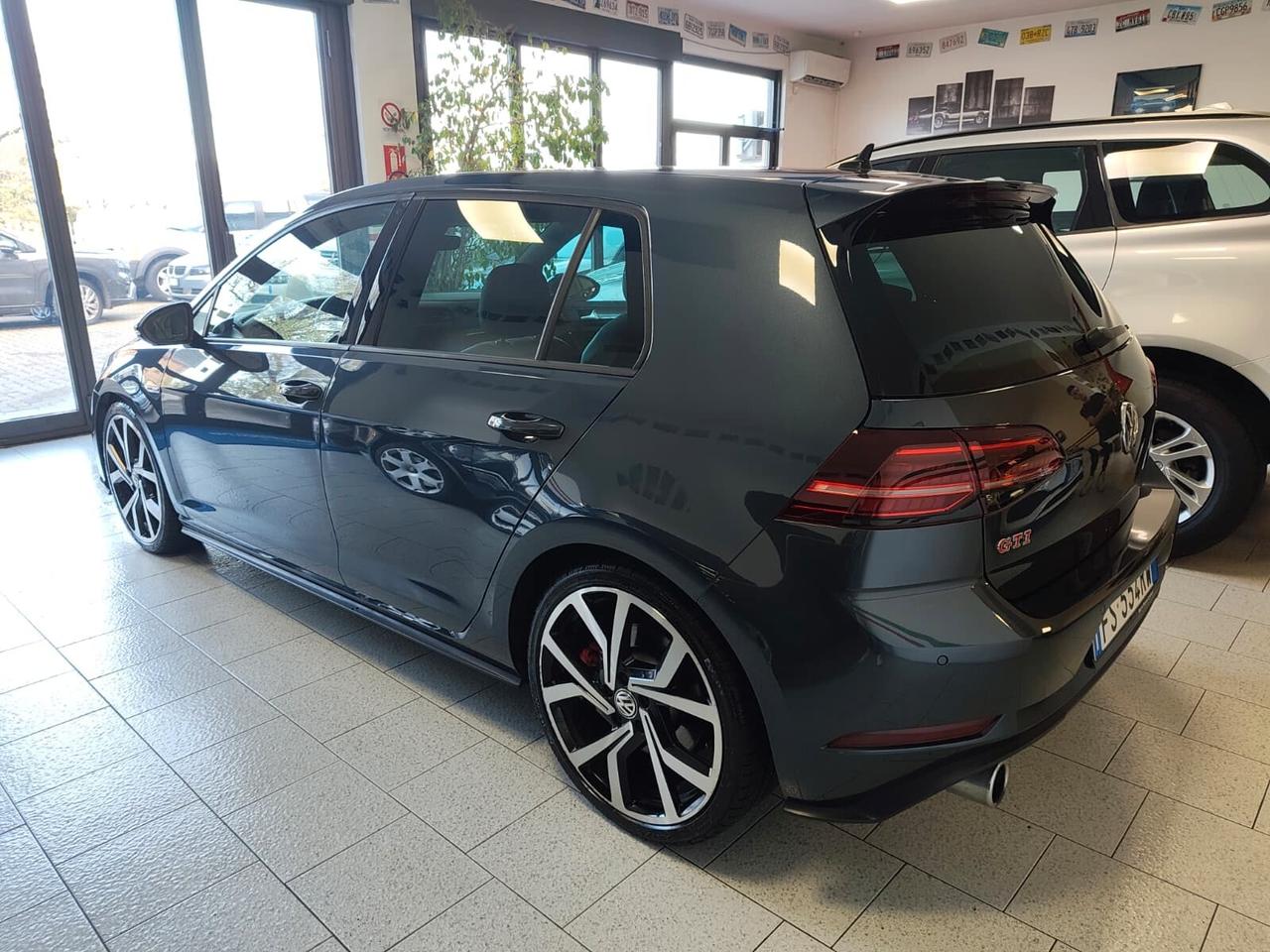 Volkswagen Golf GTI Performance 245CV DSG