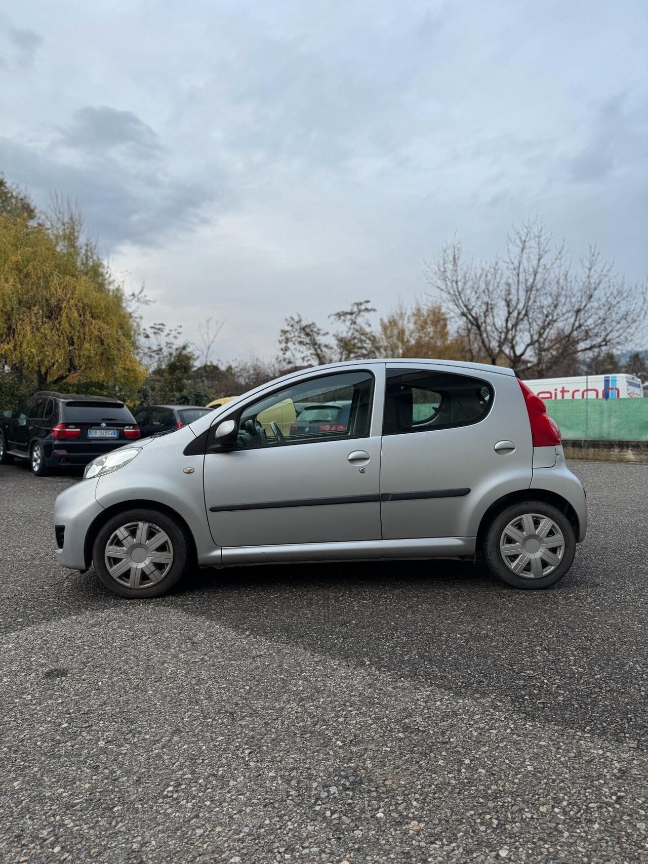 Peugeot 107 1.0 50kW 5P Benz E5 Allure