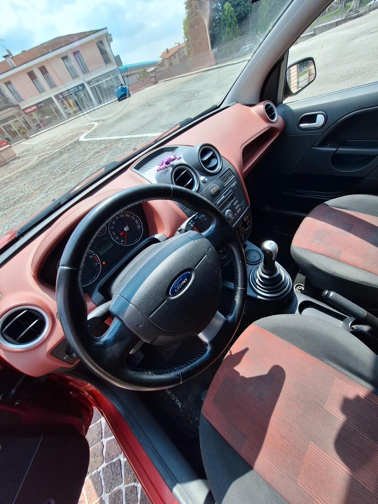 Ford Fiesta 1.2 16V 5p. Ghia