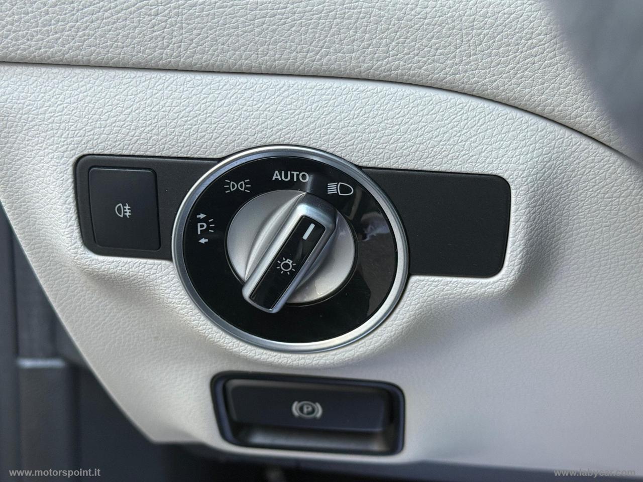 MERCEDES-BENZ CLA 180 d Automatic Business