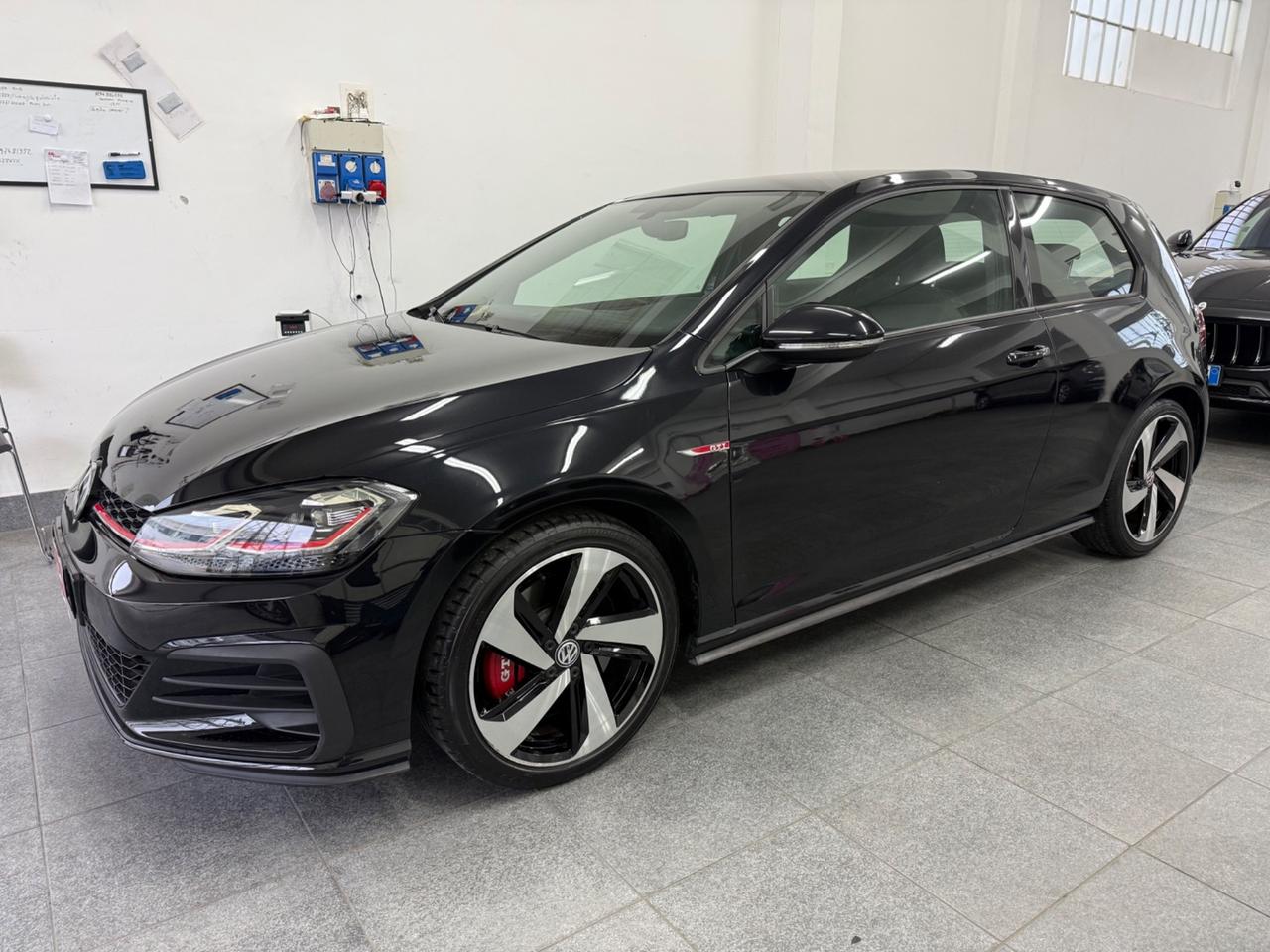 Volkswagen Golf GTI Performance 2.0 245 CV TSI 3p. BMT