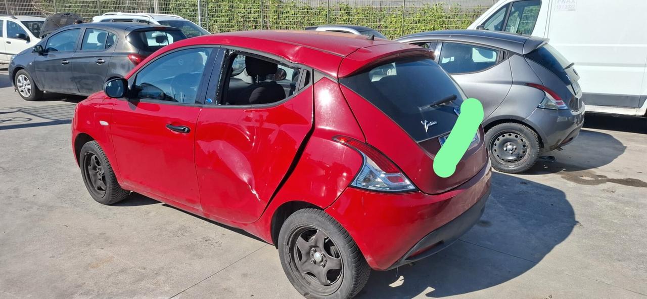 2019 GPL Lancia Ypsilon 1.2 69 CV 5 porte GPL Ecochic Black and Noir
