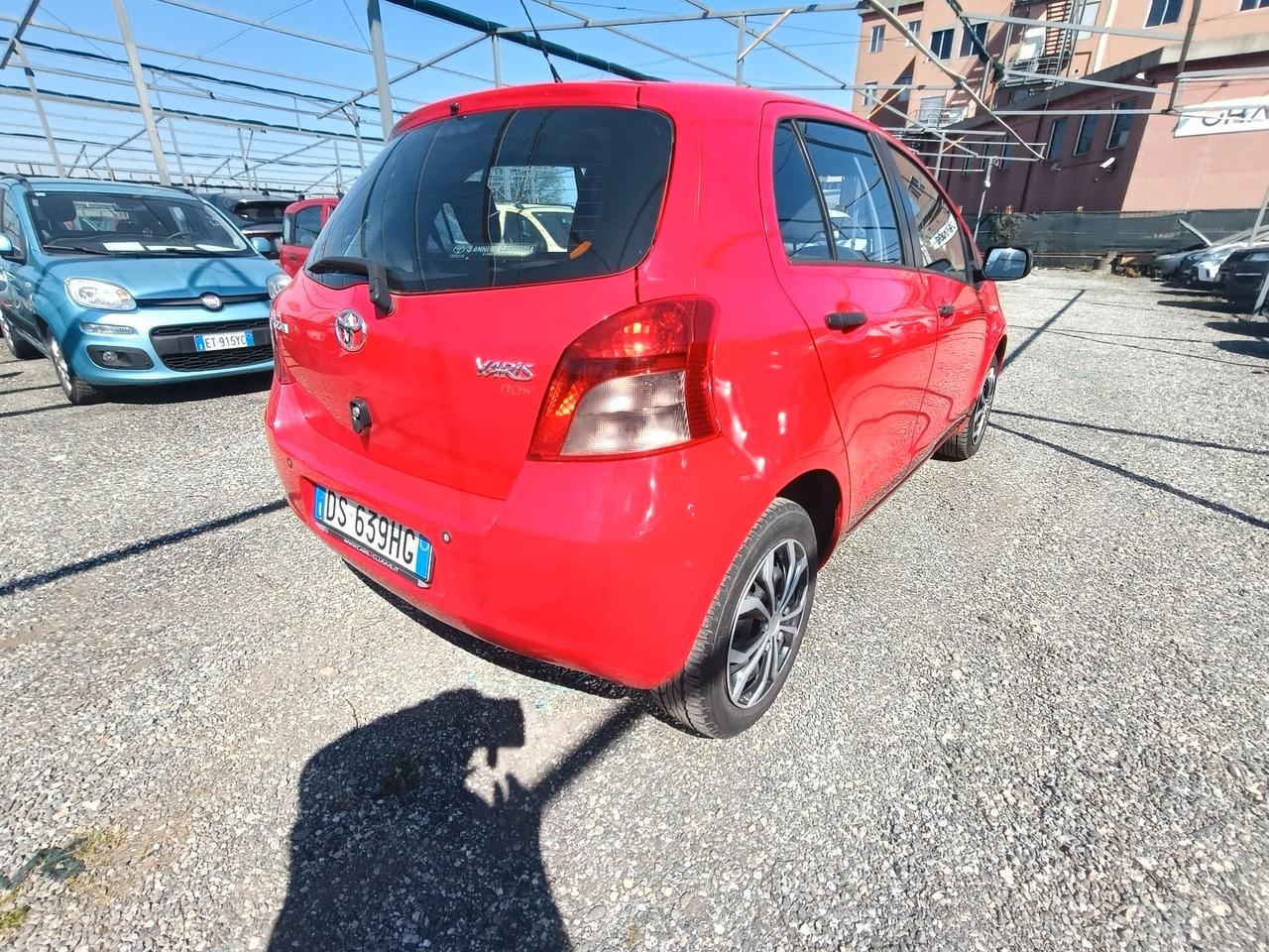 Toyota Yaris 1.0 5 porte Sol