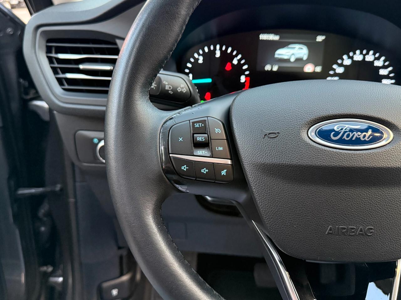 Ford Kuga 1.5 EcoBlue Autom Titanium NAVI CARPLAY