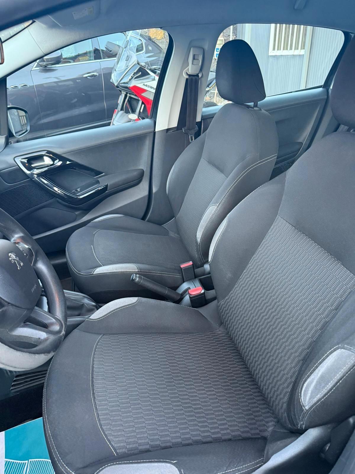 Peugeot 208 PureTech Active