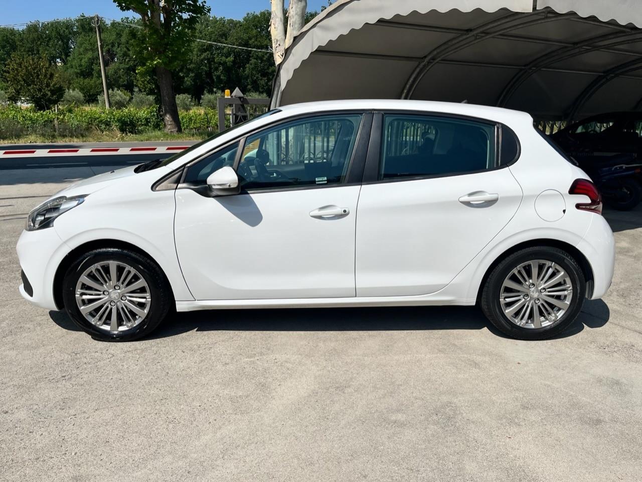 Peugeot 208 PureTech 82 5p. GPL Active