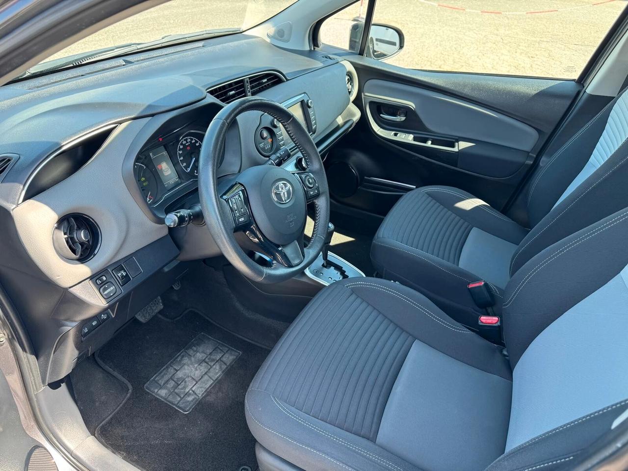 Toyota Yaris 1.5 Hybrid 5 porte Cool PREZZO REALE