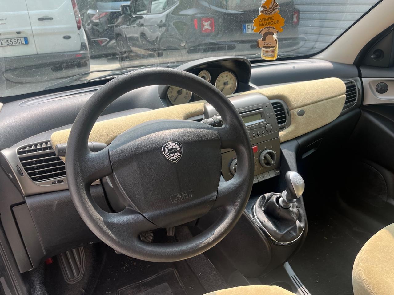 Lancia Ypsilon 1.2 Oro