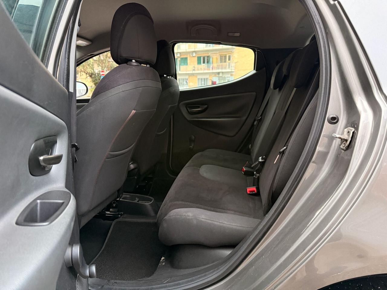 Lancia Ypsilon 1.3 MJT 16V 95 CV 5 porte IN PERFETTE CONDIZIONI