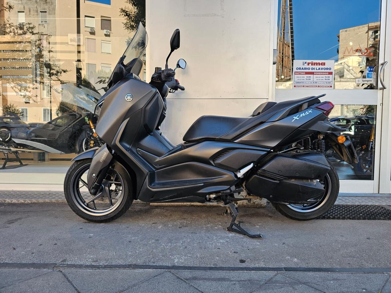 Yamaha X-Max 300