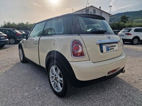 Mini 1.6 16V Cooper D solo KM 78.000