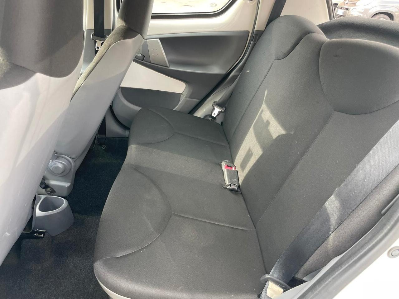 Toyota Aygo 1.0 12V VVT-i 5 porte Deep Ocean Connect