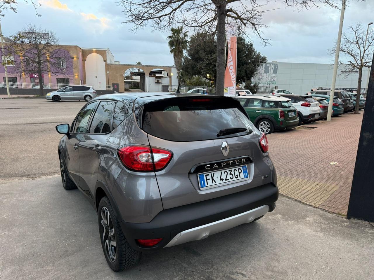 Renault Captur KM. 68.000!! dCi 8V 90 CV NEOPATENTATI