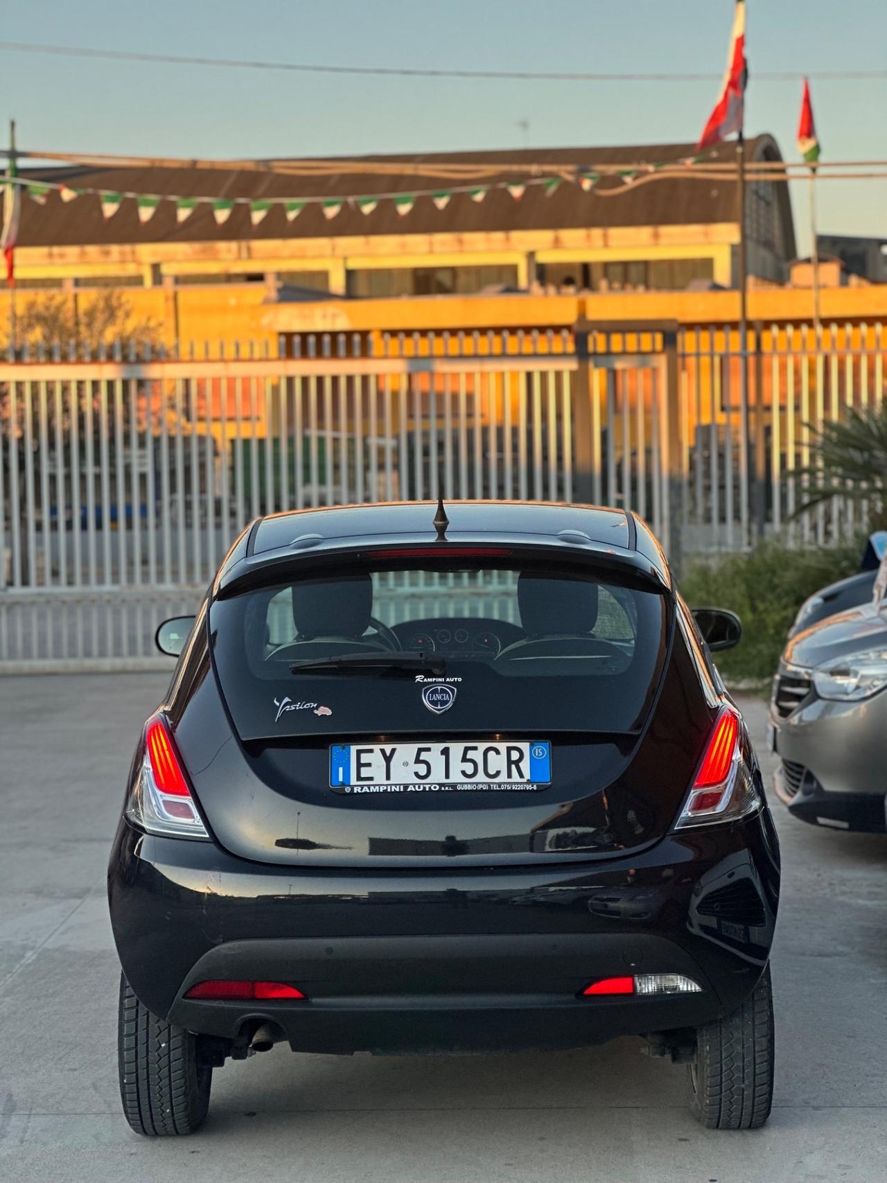 Lancia YPSILON 0.9 METANO ELEFANTINO 2015