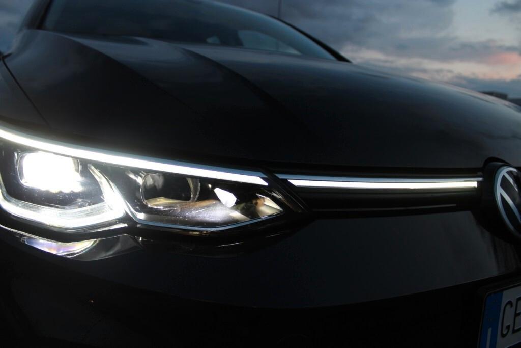 VOLKSWAGEN GOLF TDI 115cv *Barra LED centrale