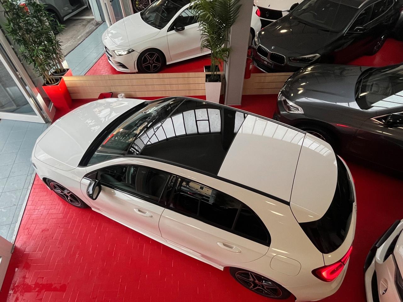 MERCEDES CLASSE A 1.6 TDI 116CV Sport Extra Cambio automatico Navi Cerchi AMG Pelle Alcantara allestimento AMG OK NEOPATENTATI