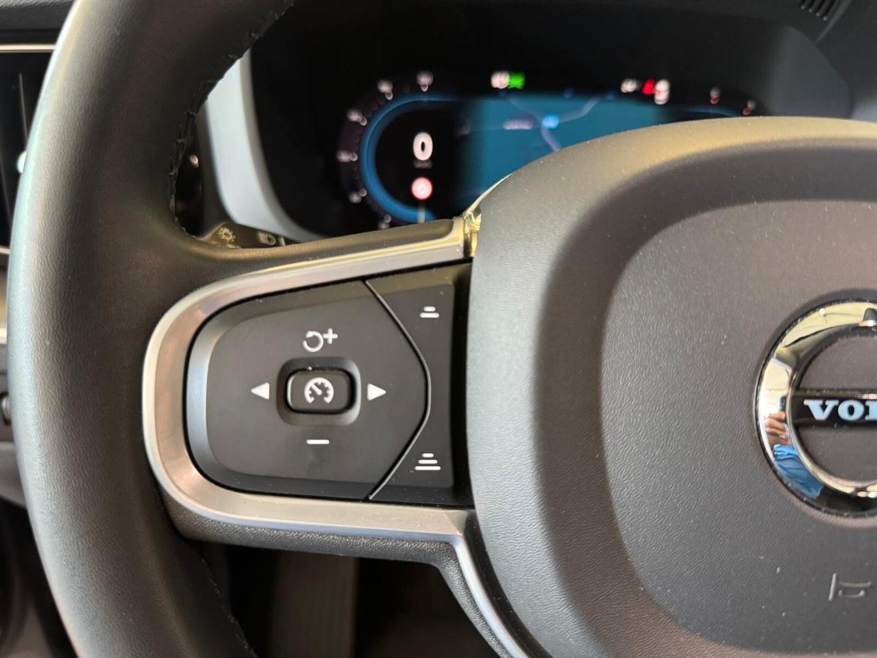 Volvo XC 60 XC60 B4 (d) AWD Geartronic Momentum